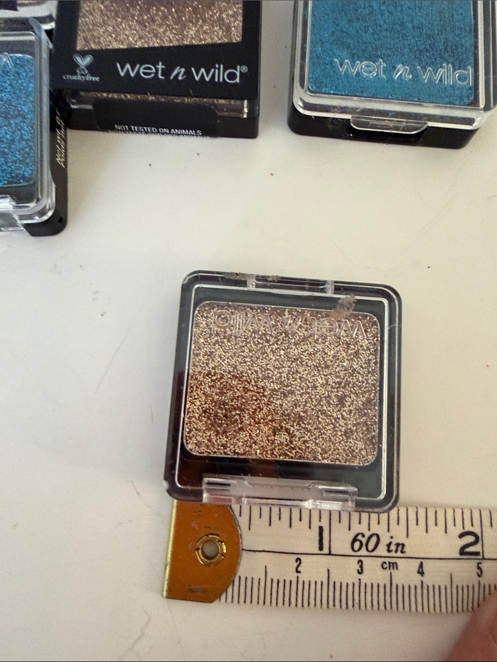 wet n wild Glitter Single Eyeshadows, Blue,Silver,Gold,Pink, Cream for face&body - Picture 5 of 5